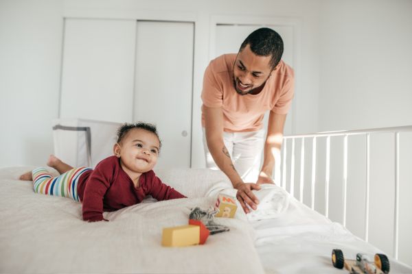 early signs of autism in babies