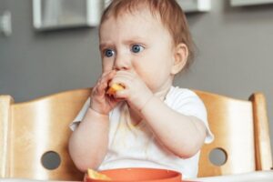 Signs Your Baby Is Ready to Start Solid Food