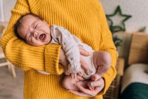 How to Soothe a Crying Newborn: Gentle Calming Ideas